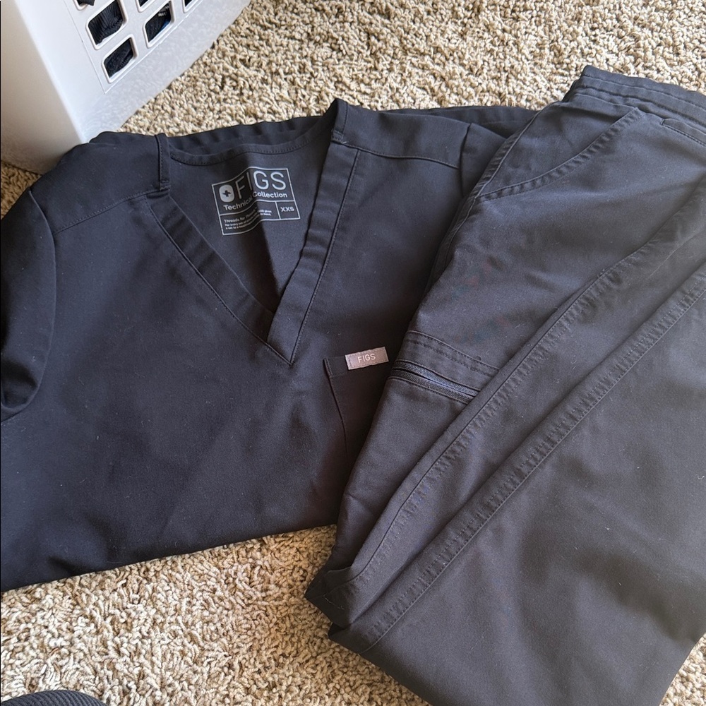 Figs Black V-Neck Scrub Top and Pants Set